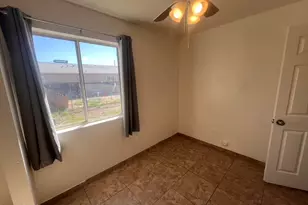 2549 E Chipman Rd, Phoenix, AZ 85040 - Photo 15