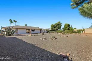 10714 W Amber Trail, Sun City, AZ 85351 - Photo 17