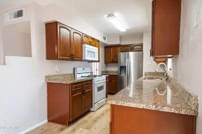 2045 W Sunnyside Avenue, Phoenix, AZ 85029 - Photo 7