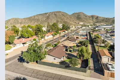 2045 W Sunnyside Avenue, Phoenix, AZ 85029 - Photo 19