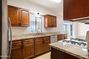 2045 W Sunnyside Ave, Phoenix, AZ 85029 - Photo 9