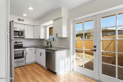 1425 E Desert Cove Avenue #33, Phoenix, AZ 85020 - Photo 7