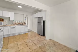 1144 E Sunnyslope Ln, Phoenix, AZ 85020 - Photo 11