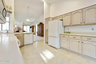 23729 S Pleasant Way, Sun Lakes, AZ 85248 - Photo 11