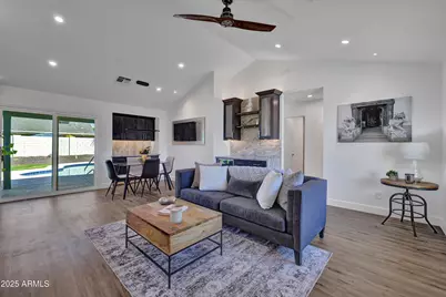 1362 E Wickieup Lane, Phoenix, AZ 85024 - Photo 11