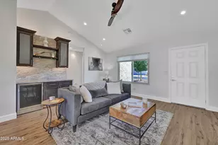 1362 E Wickieup Ln, Phoenix, AZ 85024 - Photo 9