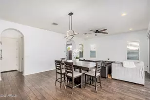 836 E Gary Ln, Phoenix, AZ 85042 - Photo 11