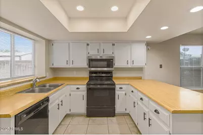 7120 W Sunnyslope Lane, Peoria, AZ 85345 - Photo 9