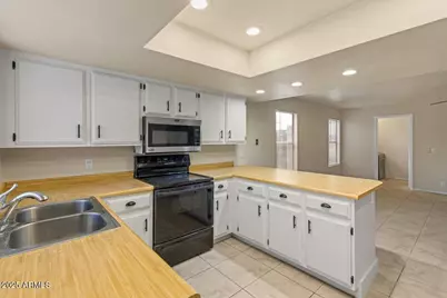 7120 W Sunnyslope Lane, Peoria, AZ 85345 - Photo 11