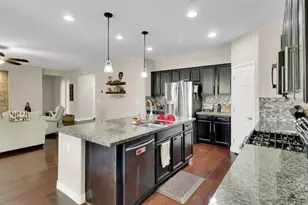 1866 E Ravenswood Dr E, Gilbert, AZ 85298 - Photo 9