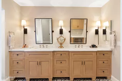 4021 E Hazelwood Street, Phoenix, AZ 85018 - Photo 17