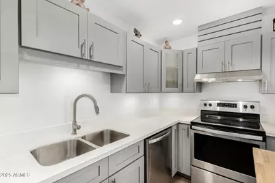 4713 E Hidalgo Avenue, Phoenix, AZ 85040 - Photo 11