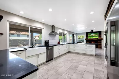 4609 E Le Marche Avenue, Phoenix, AZ 85032 - Photo 1