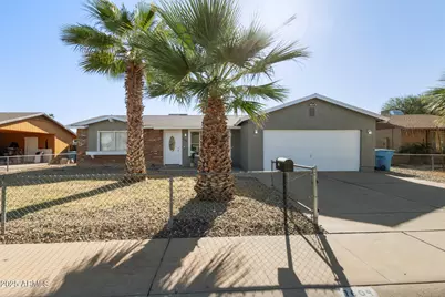 7609 W Cheery Lynn Road, Phoenix, AZ 85033 - Photo 1