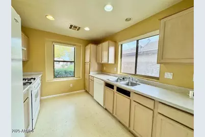 16215 W Young Street, Surprise, AZ 85374 - Photo 3