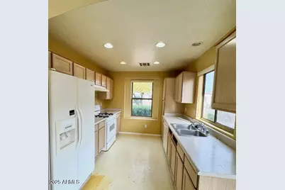 16215 W Young Street, Surprise, AZ 85374 - Photo 9