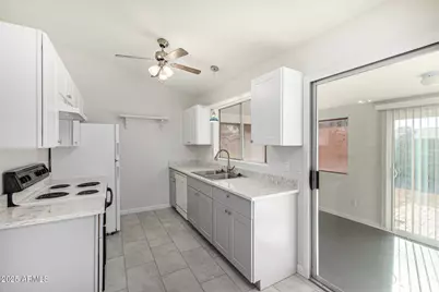 1813 E Grandview Road, Phoenix, AZ 85022 - Photo 9