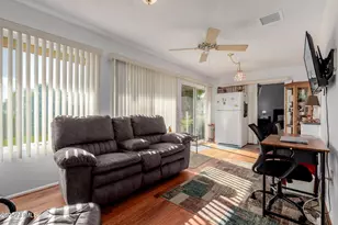 10023 W Pleasant Valley Rd, Sun City, AZ 85351 - Photo 9