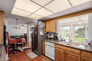 10023 W Pleasant Valley Rd, Sun City, AZ 85351 - Photo 5