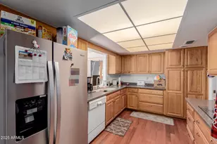 10023 W Pleasant Valley Rd, Sun City, AZ 85351 - Photo 13