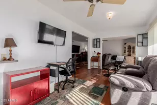 10023 W Pleasant Valley Rd, Sun City, AZ 85351 - Photo 9