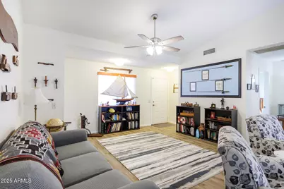 445 E Providence Drive, Casa Grande, AZ 85122 - Photo 9