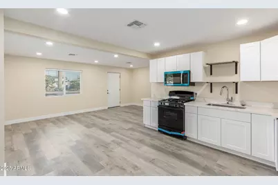 2749 W Montecito Avenue, Phoenix, AZ 85017 - Photo 7