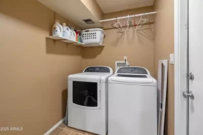 3158 W Celica Circle W, Phoenix, AZ 85053 - Photo 31