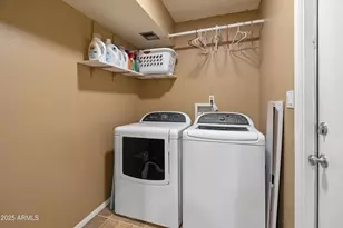 3158 W Celica Circle W, Phoenix, AZ 85053 - Photo 31