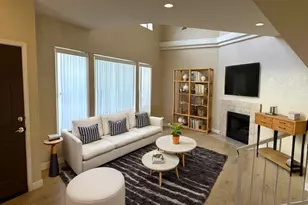 5018 E Siesta Dr, Phoenix, AZ 85044 - Photo 3