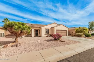 19113 N Hunters Run, Surprise, AZ 85387 - Photo 13
