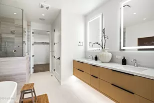 4849 N Camelback Rdg Dr, Scottsdale, AZ 85251 - Photo 17