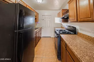 7513 N 61st Ave, Glendale, AZ 85301 - Photo 9