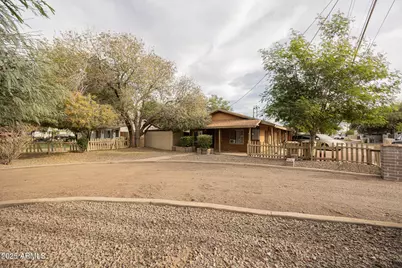 7513 N 61st Avenue, Glendale, AZ 85301 - Photo 1