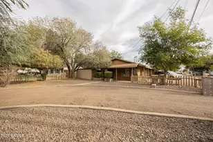 7513 N 61st Ave, Glendale, AZ 85301 - Photo 1