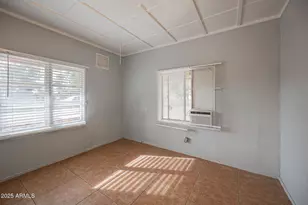 7513 N 61st Ave, Glendale, AZ 85301 - Photo 13