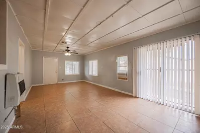 7513 N 61st Avenue, Glendale, AZ 85301 - Photo 5