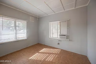 7513 N 61st Avenue, Glendale, AZ 85301 - Photo 13