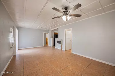 7513 N 61st Avenue, Glendale, AZ 85301 - Photo 7