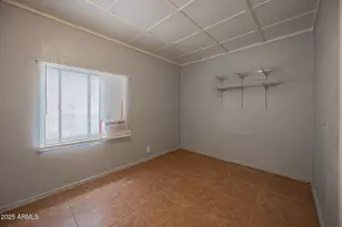 7513 N 61st Ave, Glendale, AZ 85301 - Photo 17