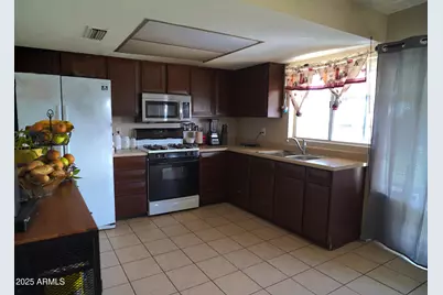 8933 W Roma Avenue, Phoenix, AZ 85037 - Photo 7