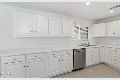 2934 E Shangri La Road, Phoenix, AZ 85028 - Photo 23