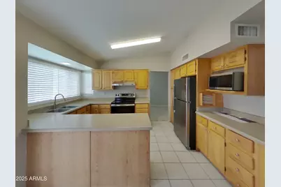 5212 N 69th Avenue, Glendale, AZ 85303 - Photo 5