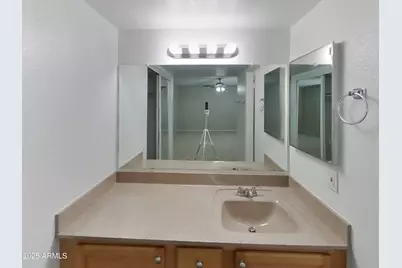 5212 N 69th Avenue, Glendale, AZ 85303 - Photo 9