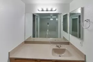 5212 N 69th Ave, Glendale, AZ 85303 - Photo 9