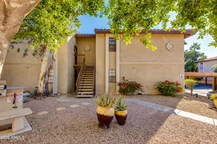 7557 N Dreamy Draw Dr, Phoenix, AZ 85020 - Photo 27