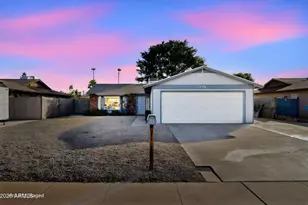 3915 E Windrose Dr, Phoenix, AZ 85032 - Photo 9