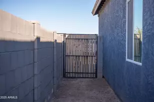 21605 W Laura St, Wittmann, AZ 85361 - Photo 7