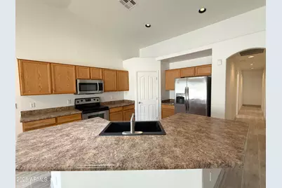 2538 W Maldonado Road, Phoenix, AZ 85041 - Photo 9