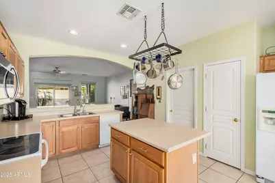 3828 E Peach Tree Drive, Chandler, AZ 85249 - Photo 9